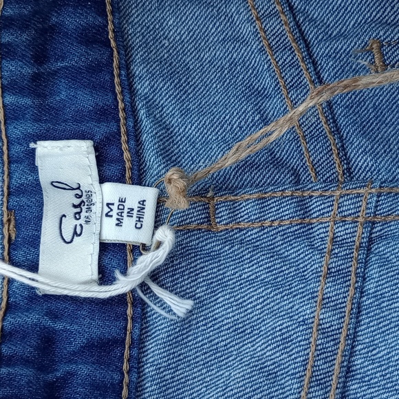 Brand new patch Easel denim shorts size M - Picture 6 of 6